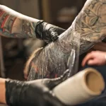 Cuidar un tatuaje recién hecho