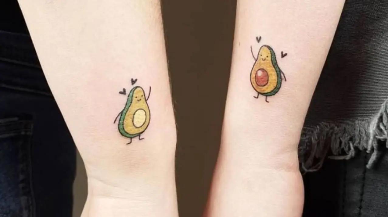 Tatuje aguacate parejas