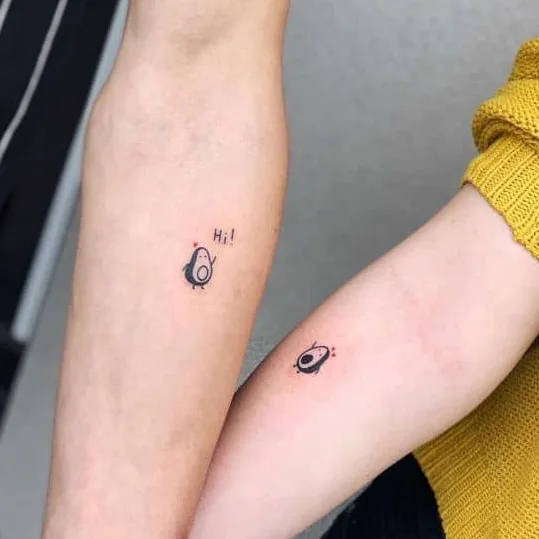 Tatuaje pareja de aguacates